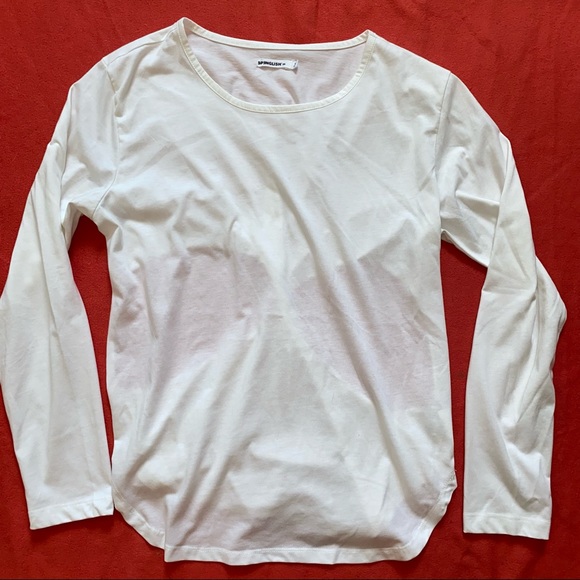Top with cut out and knot detailing in the back - Picture 1 of 6